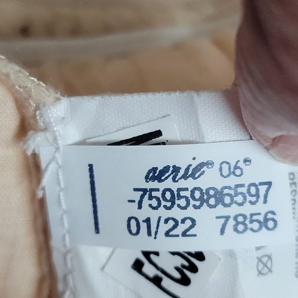 Aerie NWT lace Mini Skirt Size Medium. - Picture 9 of 9